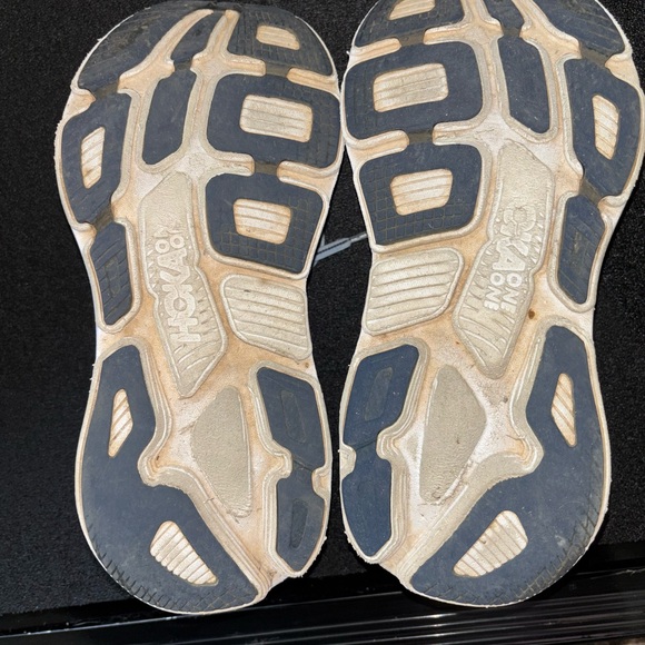 Hoka Bondi 7 Athletic Shoes with Breathable Design - Picture 5 of 7